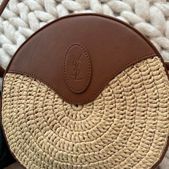 SAINT LAURENT round camera bag in rafia - Picture 5 of 6
